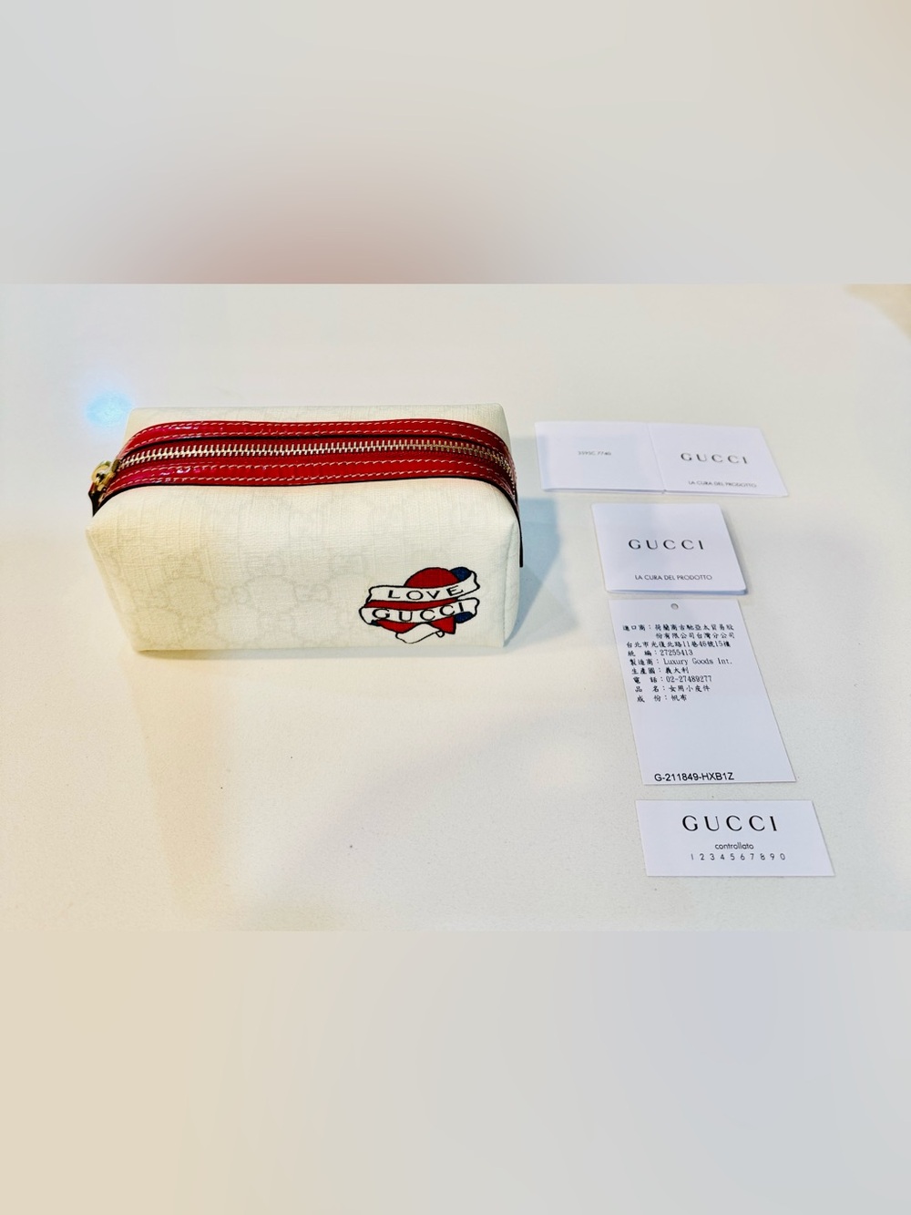 Gucci Cream & Red 'Love' Logo Leather Cosmetics Bag_Limited_Discontinued_NWT